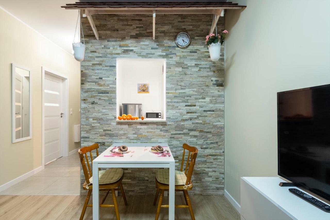 - Aparts Konstruktorska Apartmán *